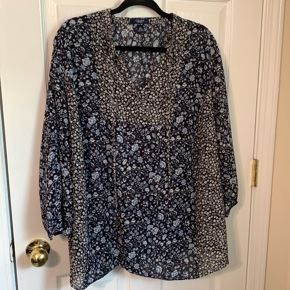 Chaps 2x tunic blouse 3/4 sleeve PTP 26” L 30” blue/black floral